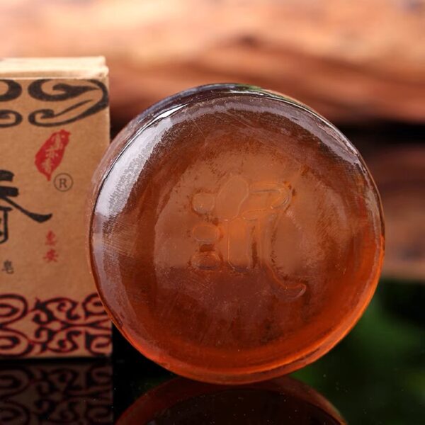 High quality Agarwood essential oil soap hand soap exfoliating improves skin care - Image 3