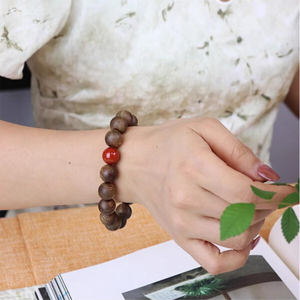 Agarwood Qinan bracelet 9 points submersible level play Buddha beads 1.2MM for men and women - Image 4